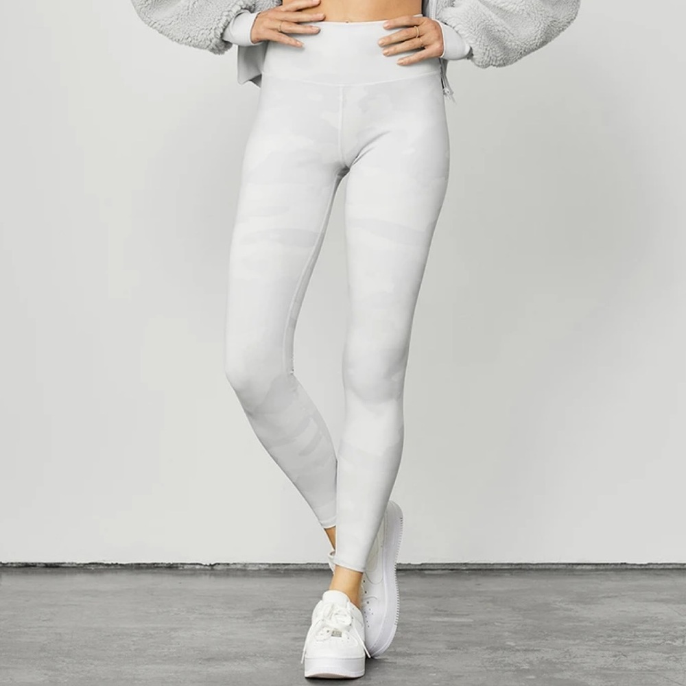 ✔️ SOLD! ✔️ Alo Yoga Vapor High-Rise Leggings